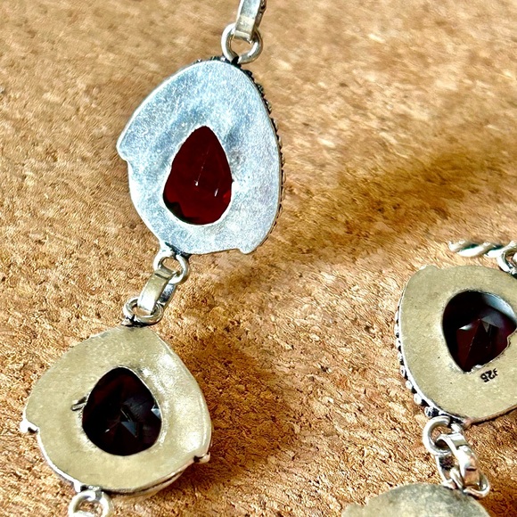 Vintage Luxury Estate Genuine Garnet and 925 Silver Teardrop Bracelet - Picture 6 of 7